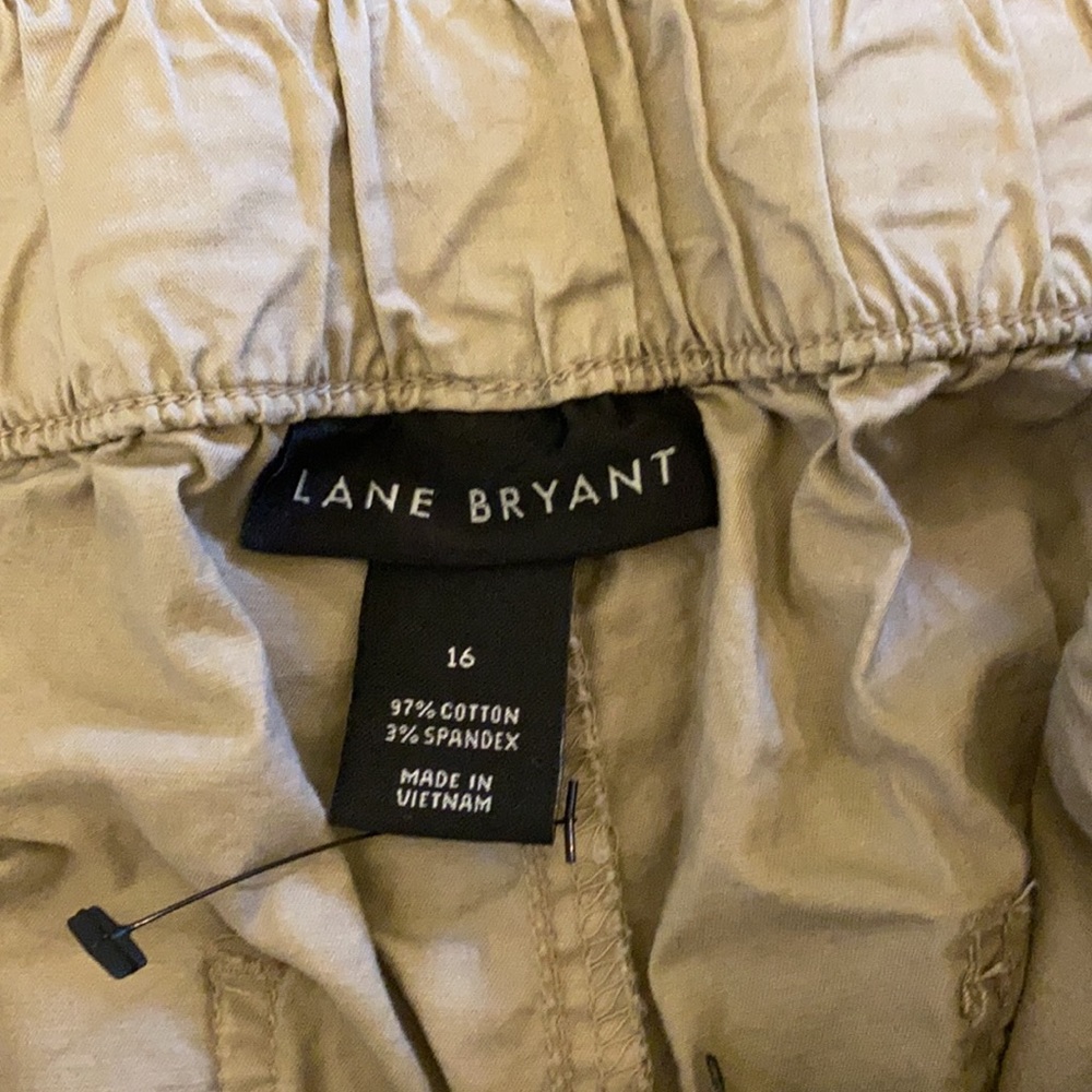 Lane Bryant khaki Capri - Picture 2 of 4